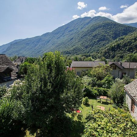 Hotel Garni Maggia Giumaglio Exteriör bild