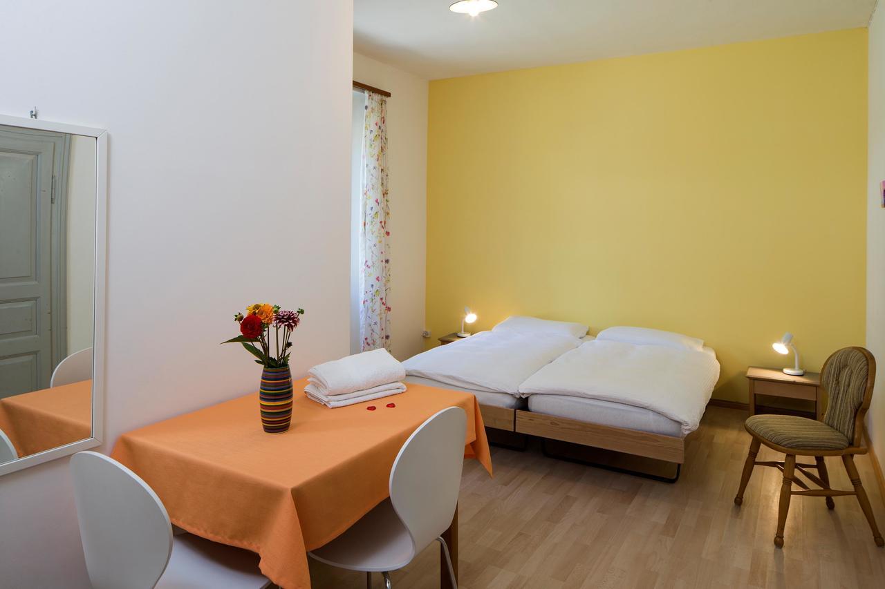 Hotel Garni Maggia Giumaglio Exteriör bild