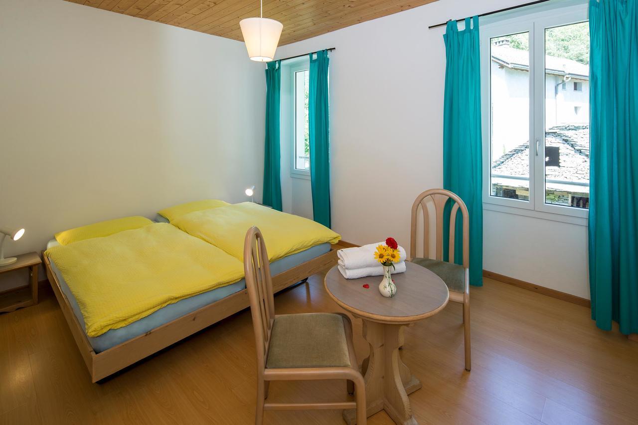 Hotel Garni Maggia Giumaglio Exteriör bild