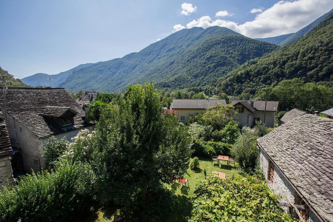 Hotel Garni Maggia Giumaglio Exteriör bild