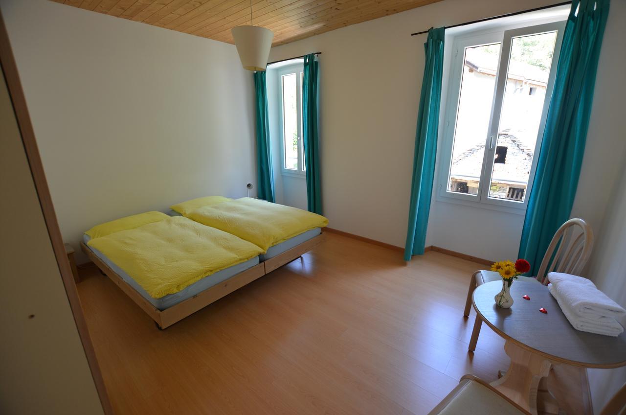 Hotel Garni Maggia Giumaglio Exteriör bild