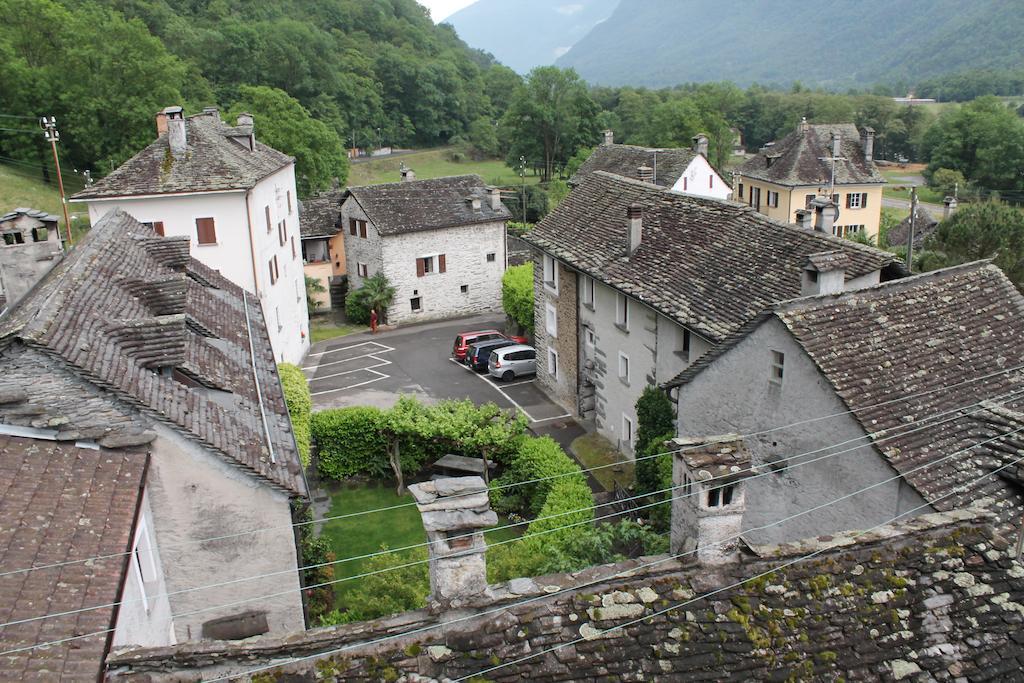 Hotel Garni Maggia Giumaglio Exteriör bild